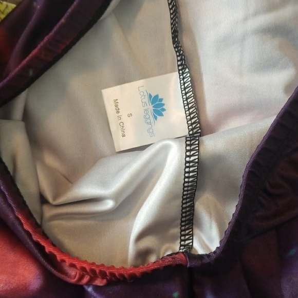 Galaxy lotus leggings - Picture 3 of 3